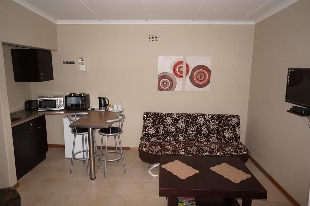 Mckala Guesthouse Kimberley Habitación foto